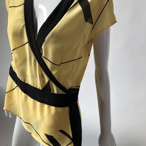 💋3 for $25! Abstract Wrap Tunic Top - Picture 1 of 9